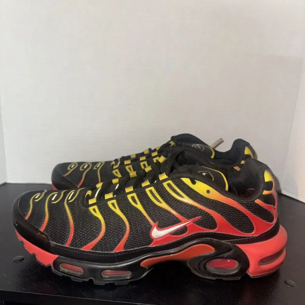Nike Air Max Plus TN Sunset Black Red Yellow Orange CZ9270-001 Mens 11.5